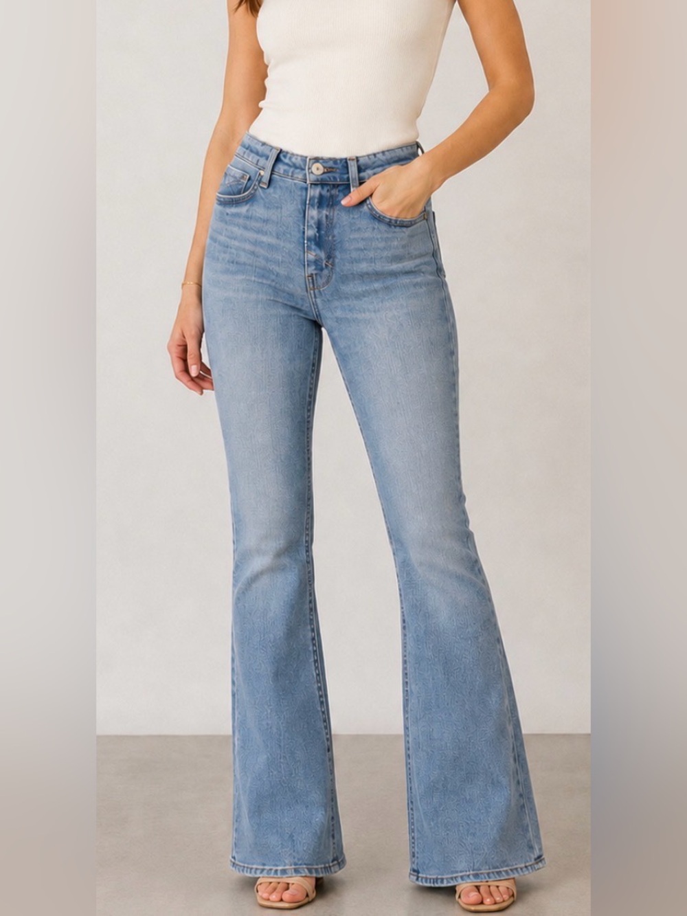 NWT Unpublished Jan Sunlit Light Wash Flare Jeans Size 27 Long 33” Inseam
